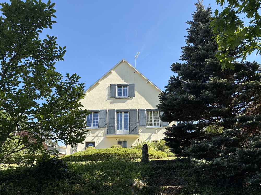Belle maison de style bourgeois en centre-ville de Gien