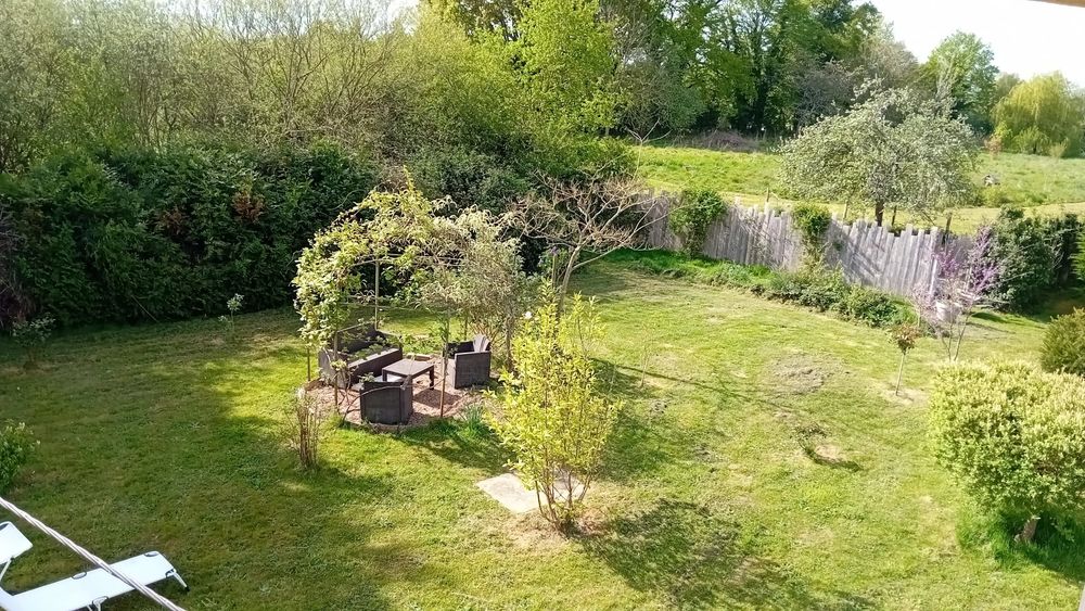 Perche sarthois : longère + dépendances sur 1 ha piscinable