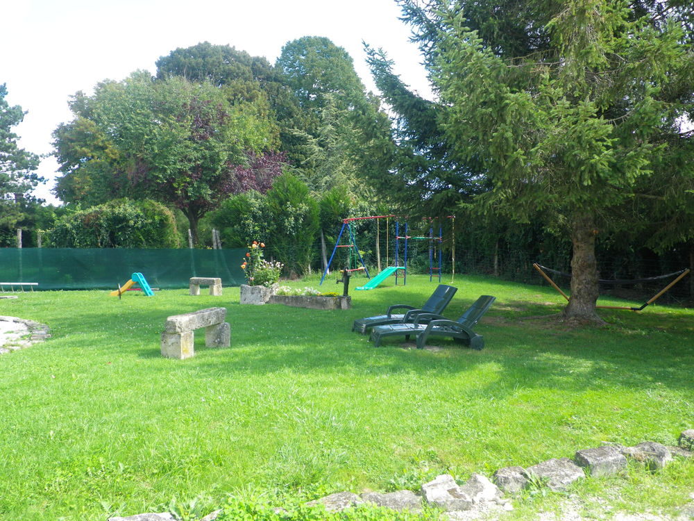 MAISON AVEC JARDIN CLOTURE SECTEUR CHAVANGES (10330)