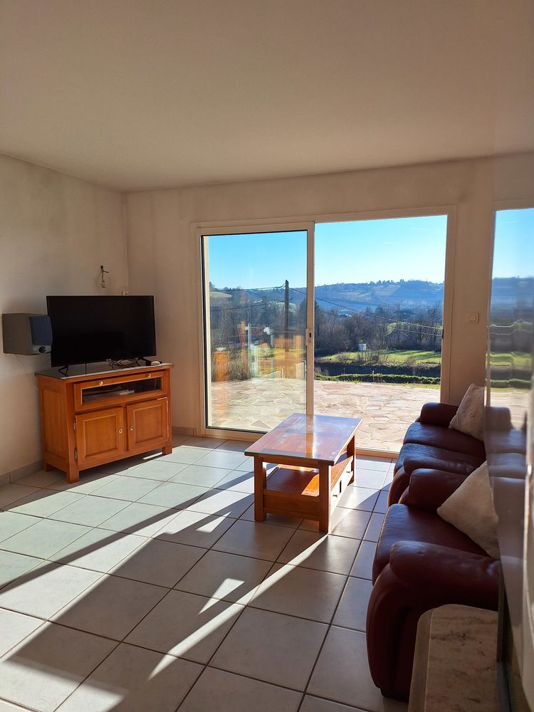 Maison moderne et ensoleillée au calme à l'entrée d'Aurillac