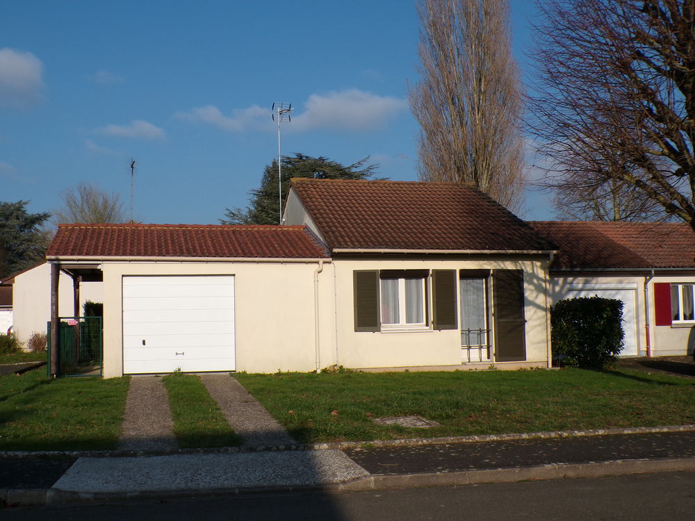 MAISON DE BOURG TOUS COMMERCES