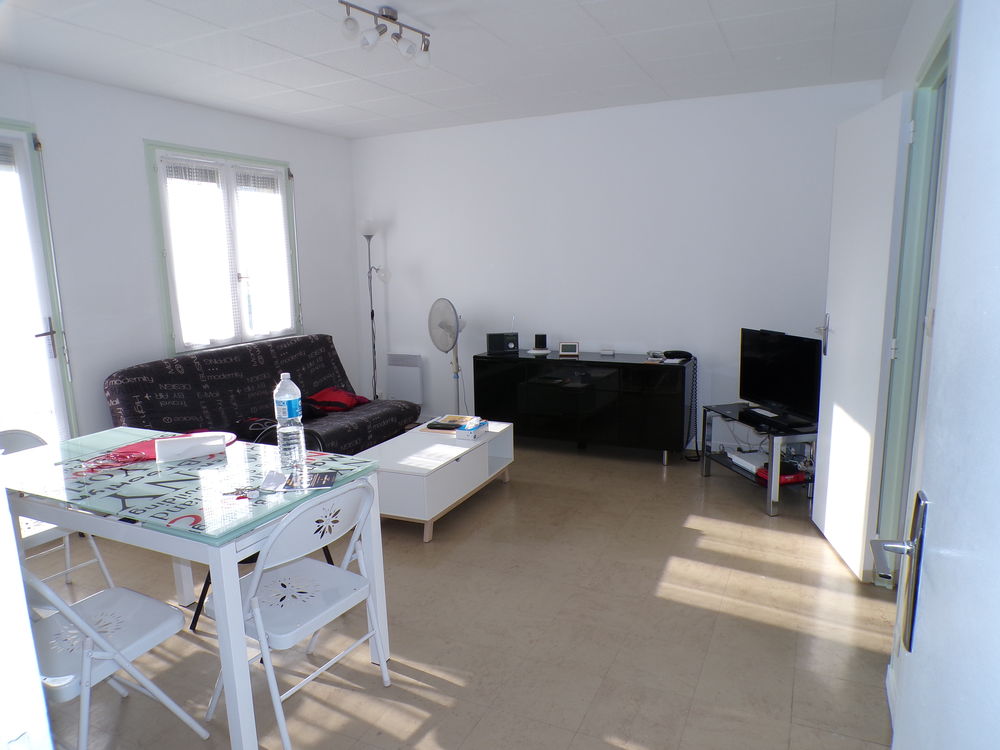 MAISON DE BOURG TOUS COMMERCES