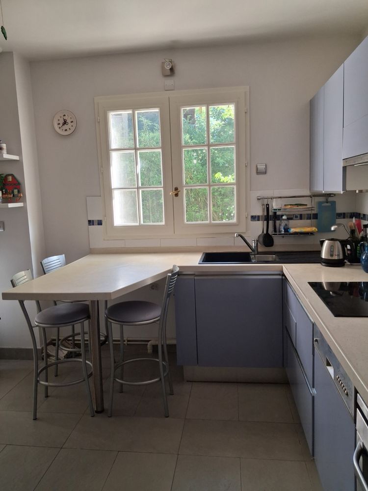 Maison familiale (135 m2 ) à Fourqueux avec jardin et garage