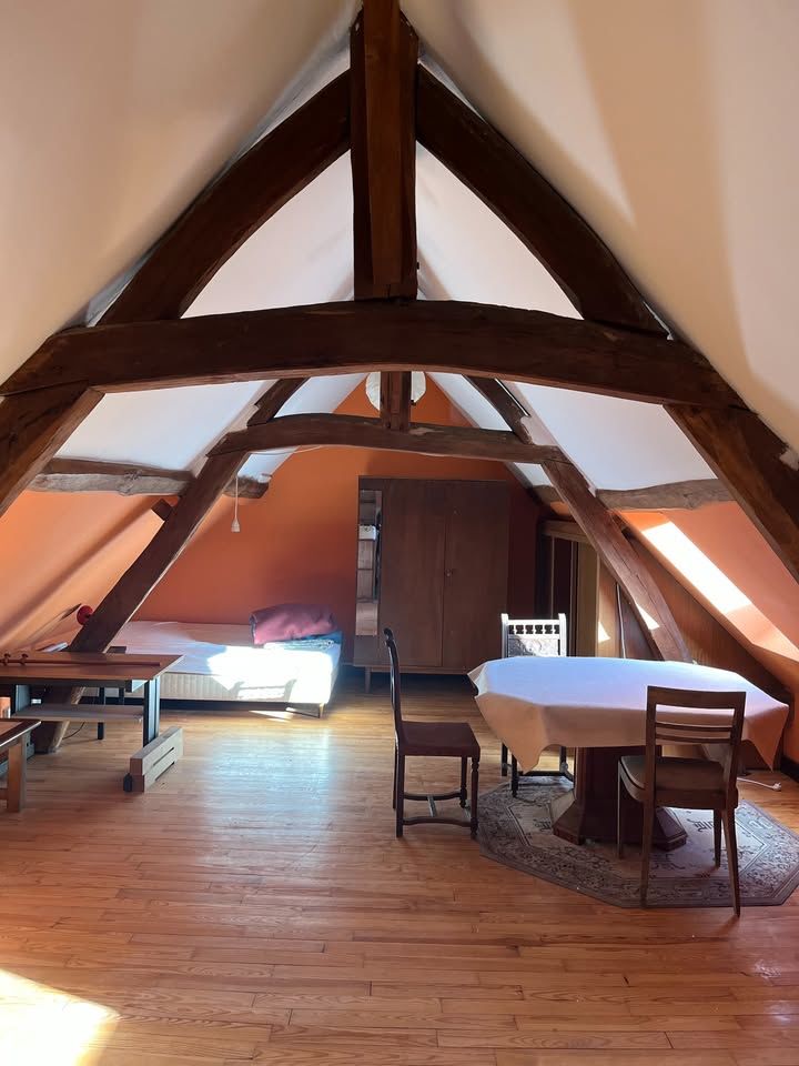 Appartement meublé avec cour et jardinet