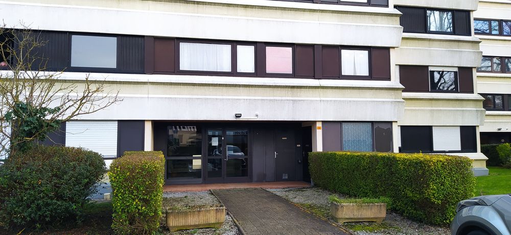 Particulier (pas de frais d'agence) T3 bis 82m2 RDC