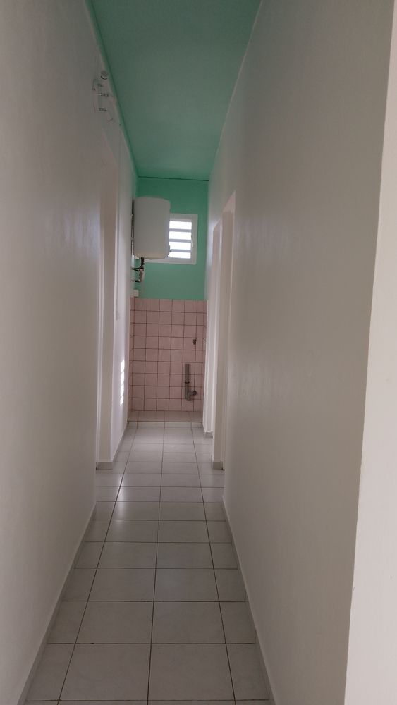 BAS DE VILLA AU GOSIER