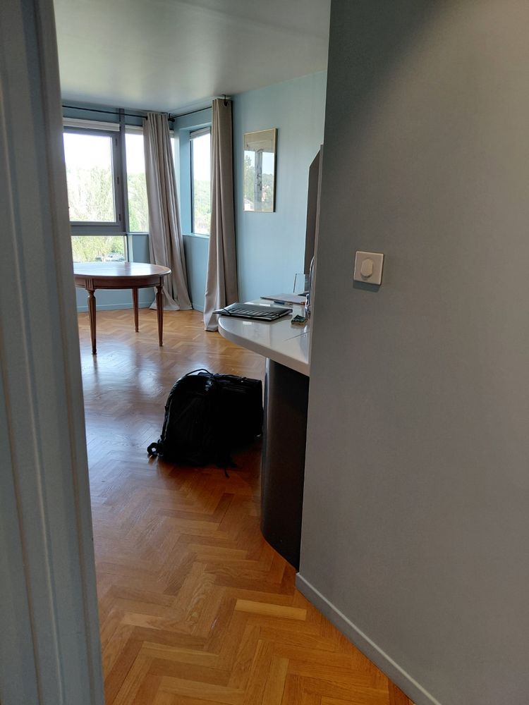 APPARTEMENT ENTIÈREMENT RÉNOVÈ