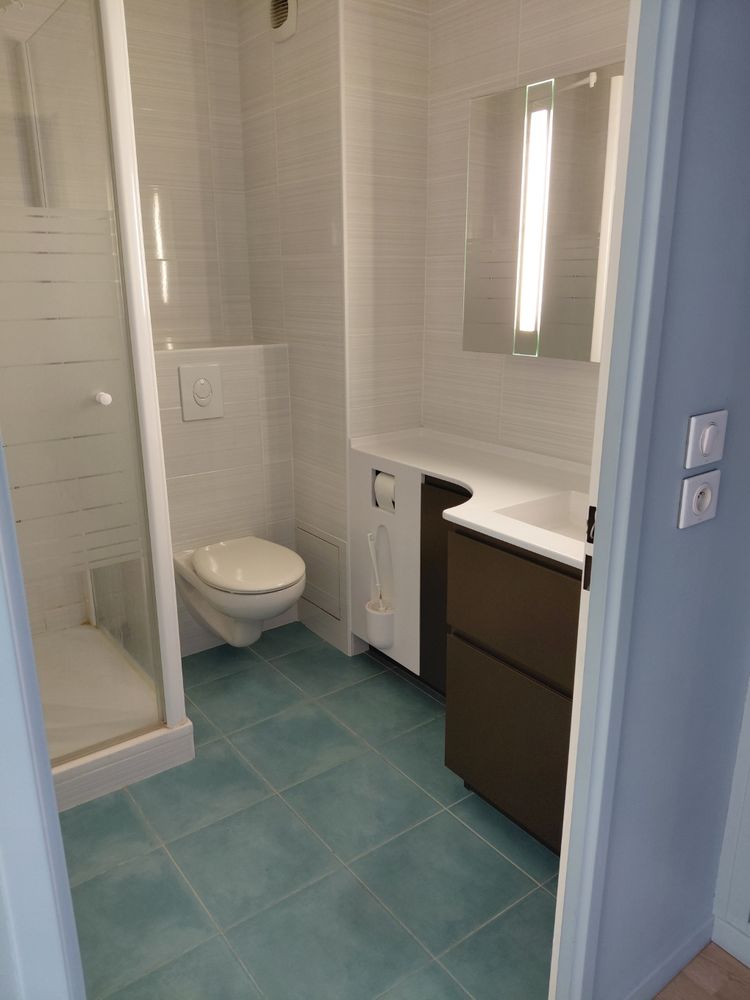 APPARTEMENT ENTIÈREMENT RÉNOVÈ
