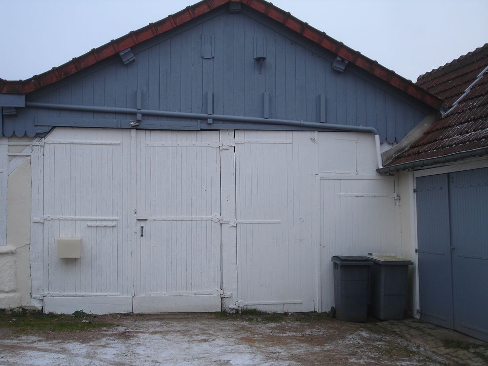 Local commercial à usage d'atelier / de hangar / d'entrepôt