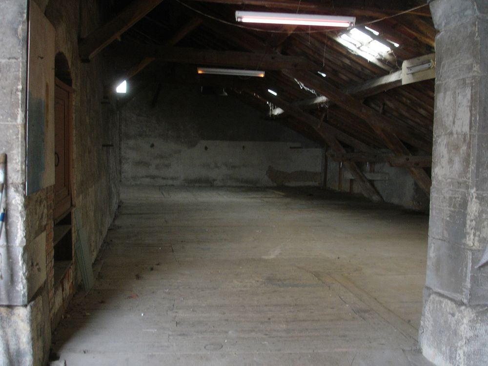 Local commercial à usage d'atelier / de hangar / d'entrepôt