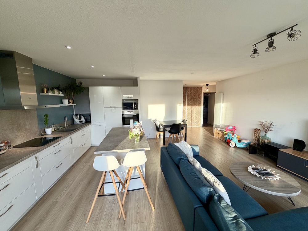 Appartement 3 chambres dans résidence sécurisée, avec balcon