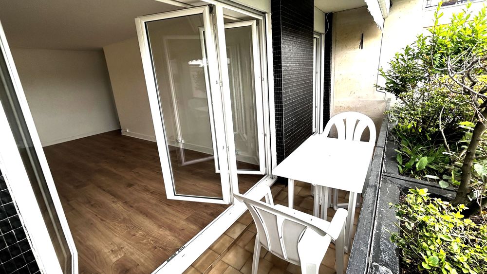 82 m² 3 pièces Bel appartement, vue dégagée.