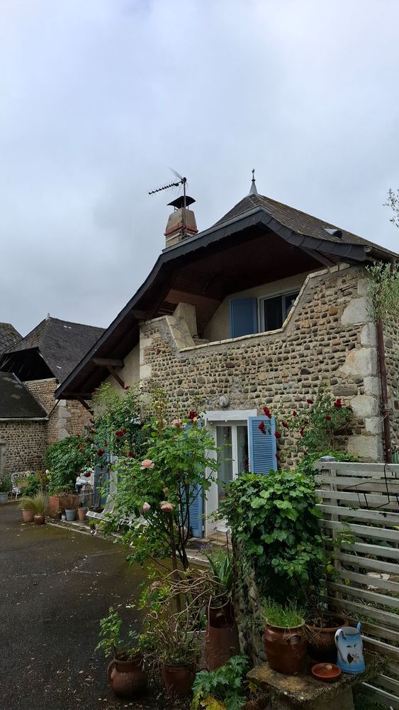 Maison MONEIN dpt 64 130m2 et dépendances aménageables