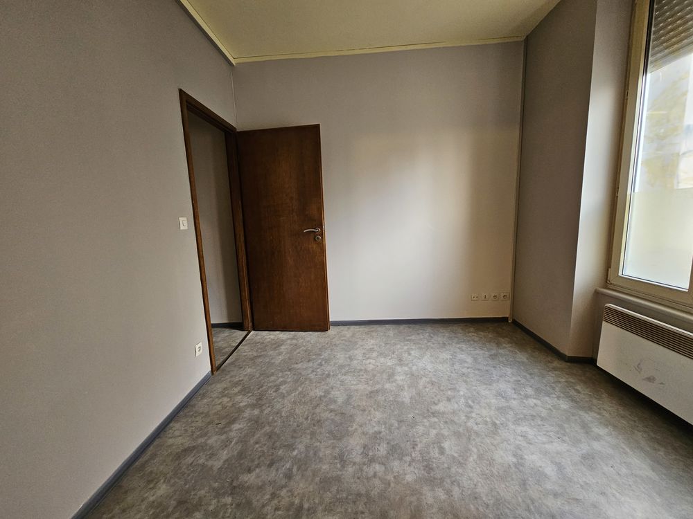 STUDIO NANCY CENTRE AVEC KITCHENETTE