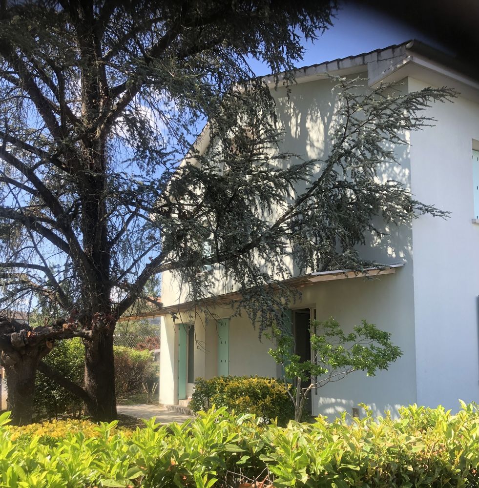 Grande maison au calme dans quartier résidentiel