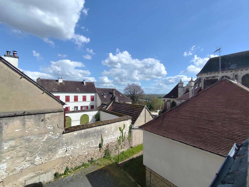 F2 Très bon état calme + parking / bon immeuble