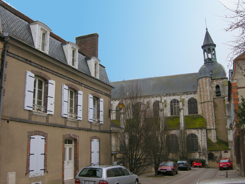 F2 Très bon état calme + parking / bon immeuble