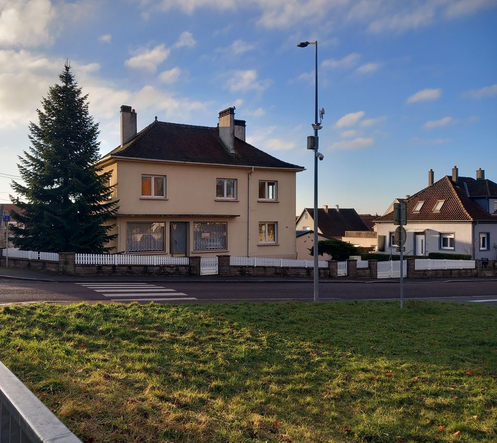 Maison 8 pièces,160 m2,2 logements et jardin.