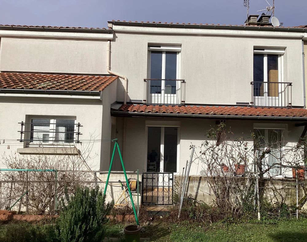 Maison familiale lumineuse avec jardin et garage