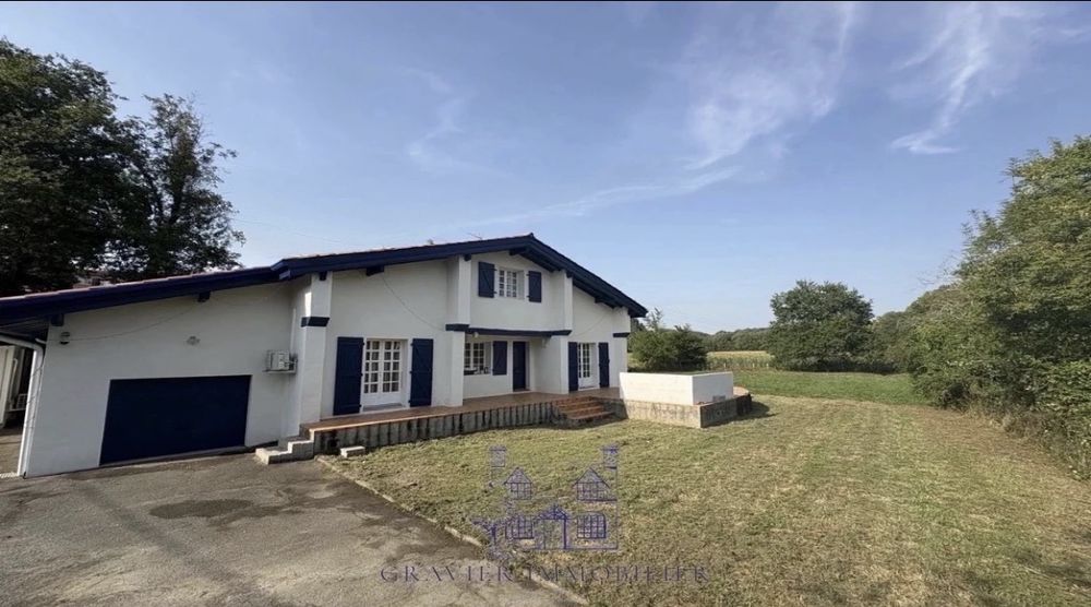 Maison urcuit avec terrain piscinable