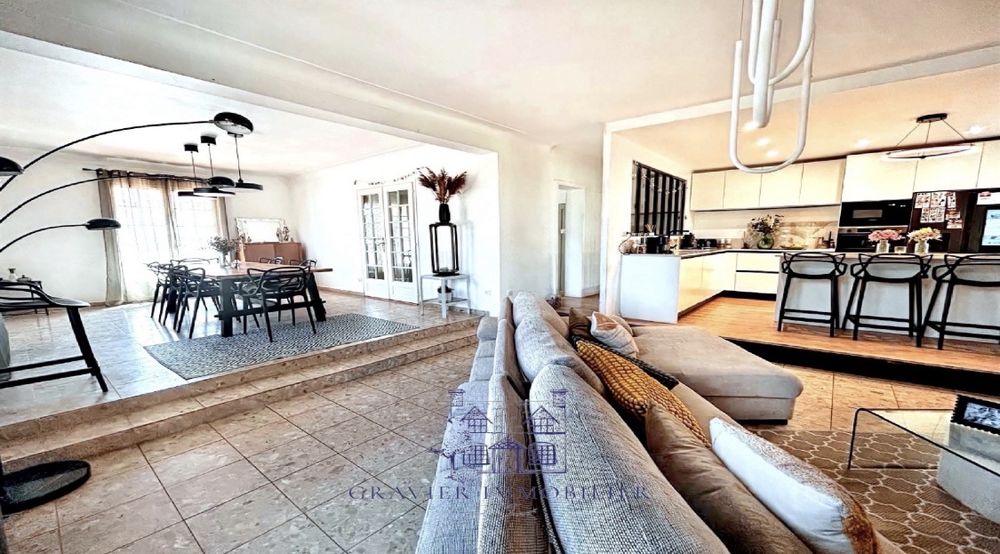 Maison urcuit avec terrain piscinable