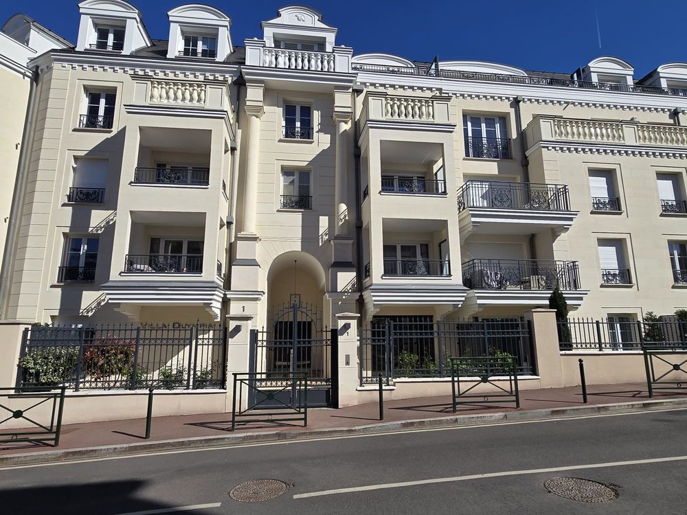 Au Plessis Robinson, Appartement F3 de 64 m², récent (2023)
