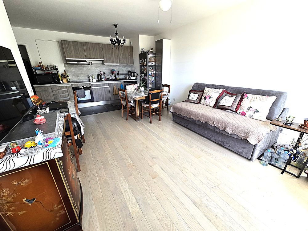 Au Plessis Robinson, Appartement F3 de 64 m², récent (2023)