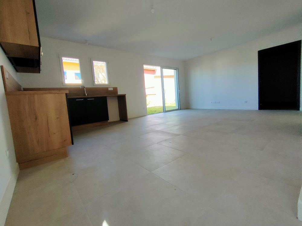 VILLA NEUVE RT 2020 DPE A JAMAIS HABITEE COEUR SATHONAY VILL