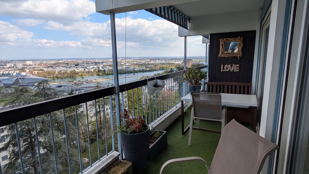 T4 standing 86m2, balcon vue imprenable, cave, garage en sus
