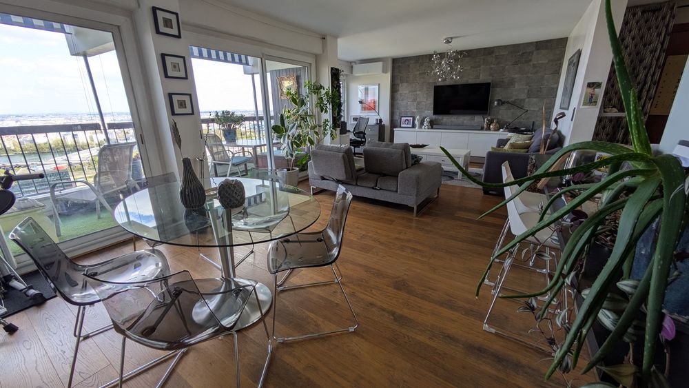 T4 standing 86m2, balcon vue imprenable, cave, garage en sus