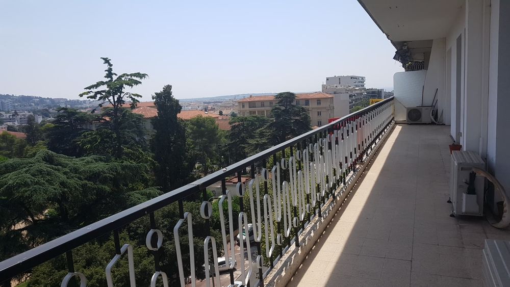 Appartement 4/5P,140 m2, vue sur Cannes, secteur carnot