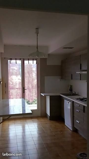 Appartement 4/5P,140 m2, vue sur Cannes, secteur carnot
