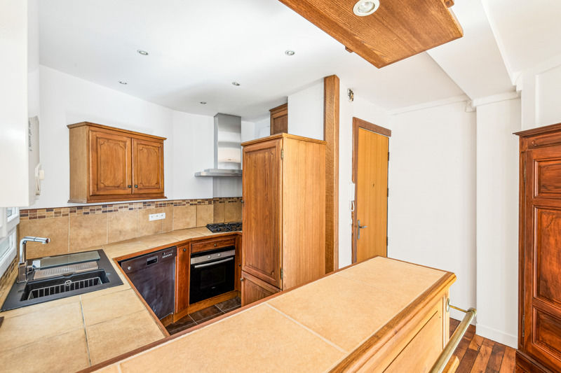 appartement atypique pour amoureux des boiseries
