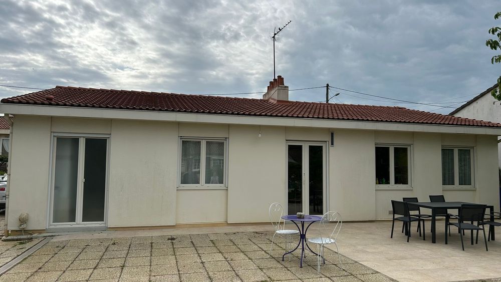 maison de plein pied lumineux avec 2 garages