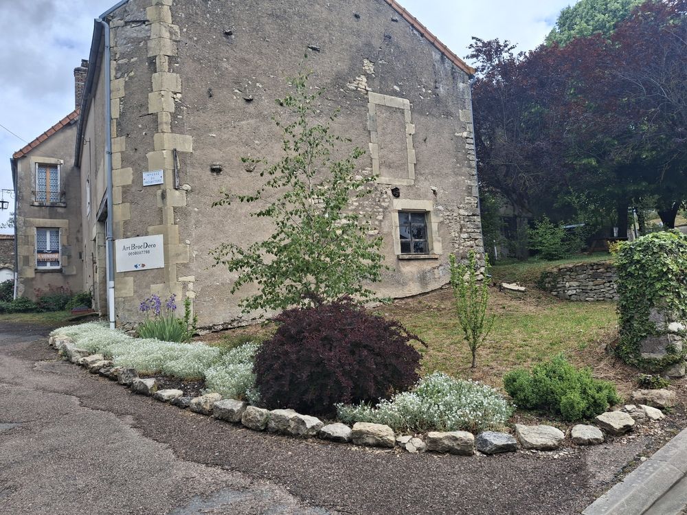 Petite FERMETTE A RENOVER, 84 m2 + dependances