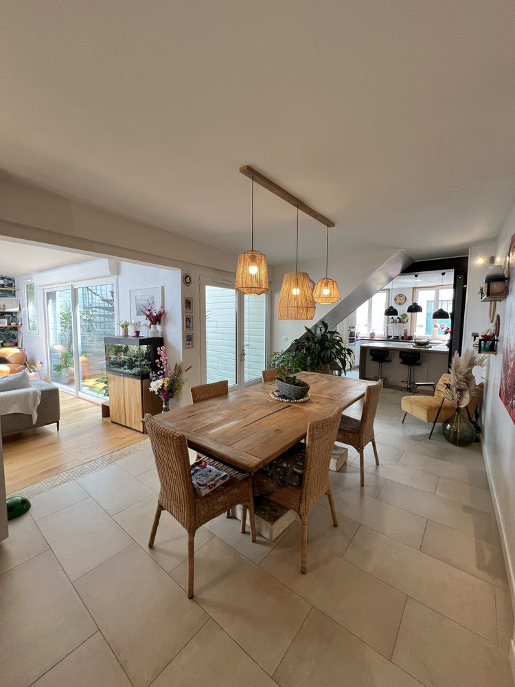 Maison rénovée haut de gamme avec salle cinéma proche gare