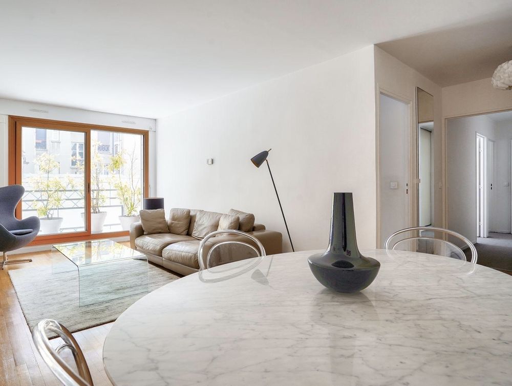 Appartement T 3 - Deux chambres, Balcon