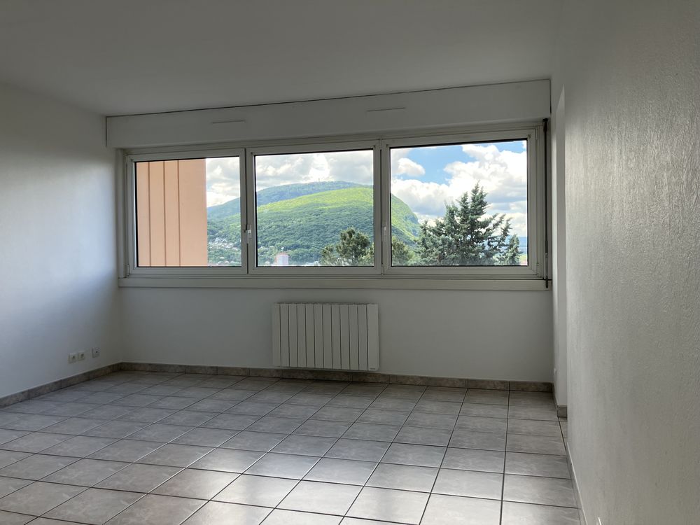 Appartement T3 bis lumineux, vue Salève, 80 m2 + garage+cave