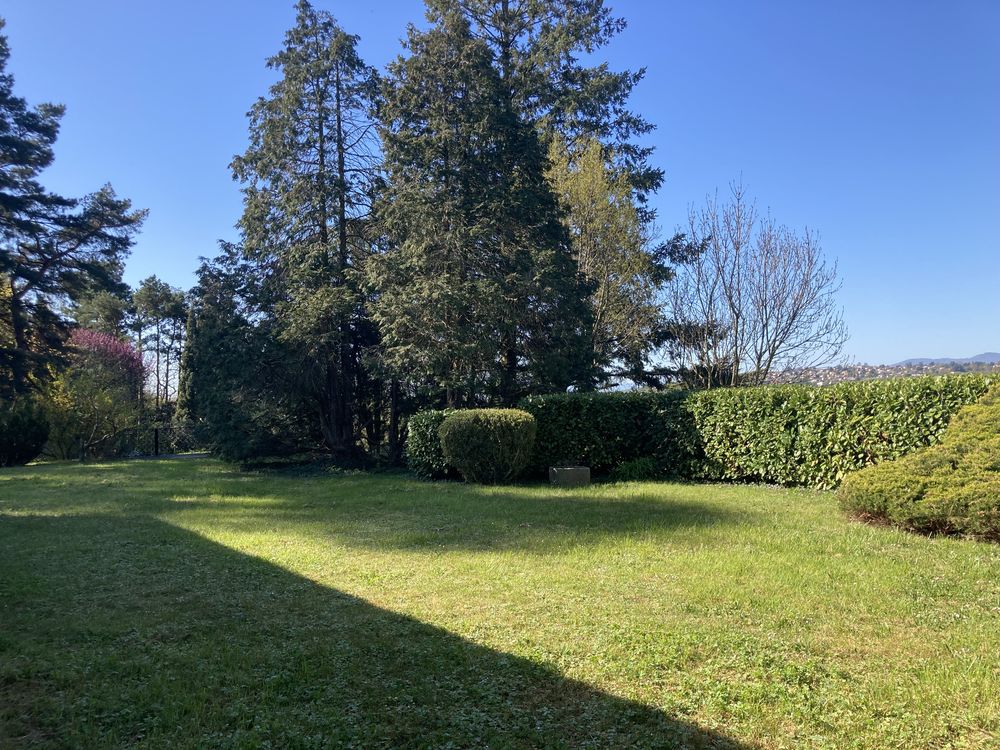 Ste Foy Les Lyon maison T4 avec grand jardin paysagé