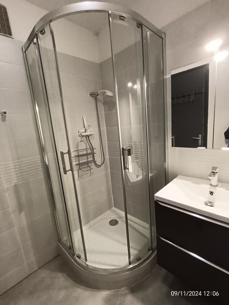 PROCHE CURE - STUDIO 18M2 + Balcon avec baies coulissantes