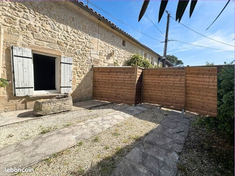 maison en pierre entièrement rénovée environ 70 m²