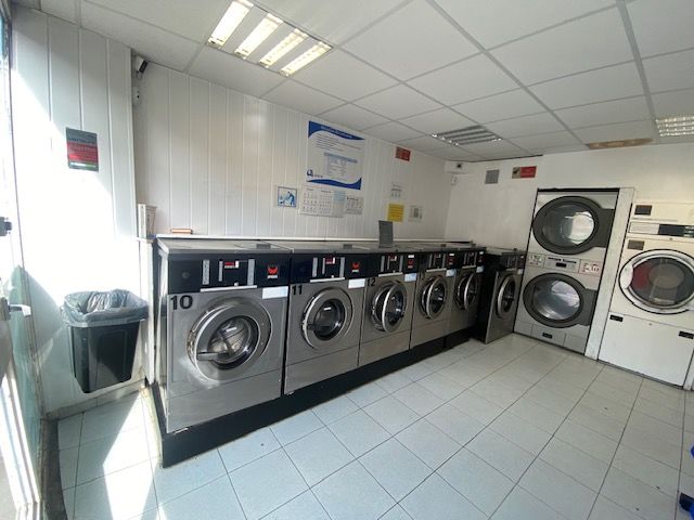 Ideal investisseur Lot de 2 biens 1 local commercial et T1
