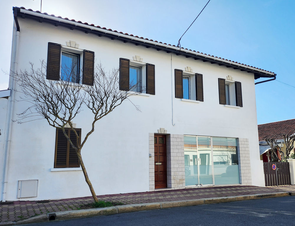 Elégante maison de ville avec CLIM., balcon et patio au SUD