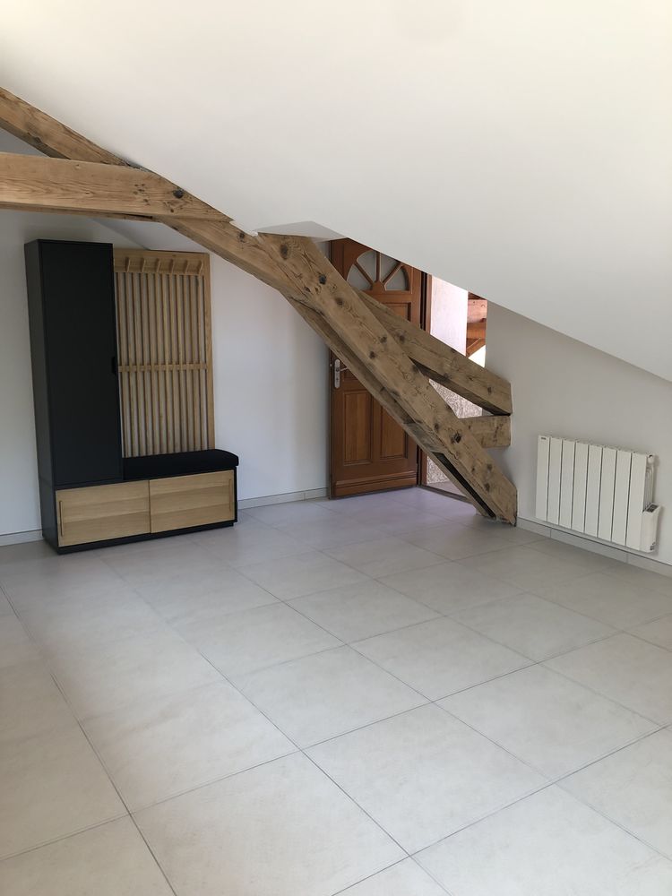 Appartement T3 entièrement rénové à Ardon - 01200 Valserhôn