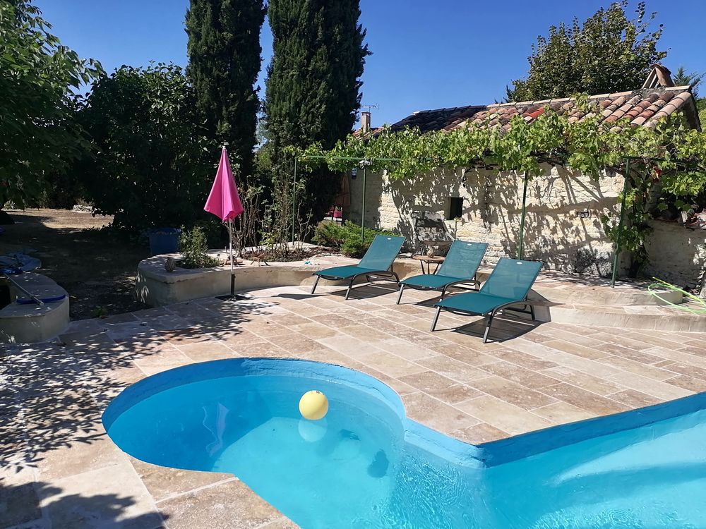 Ensemble immobilier typique lotois sur 12000 M2 de terrain