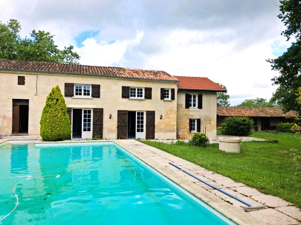 MAISON DE CARACTÈRE piscine + TERRAIN ÉQUESTRE ? 13 000 M² ?