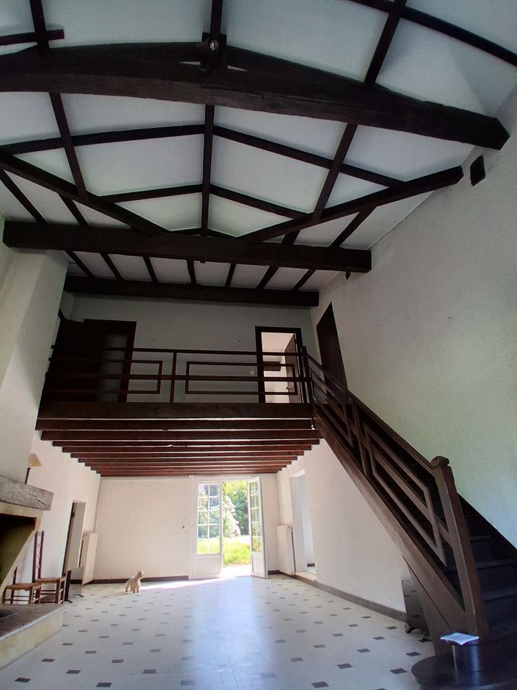 MAISON DE CARACTÈRE piscine + TERRAIN ÉQUESTRE ? 13 000 M² ?