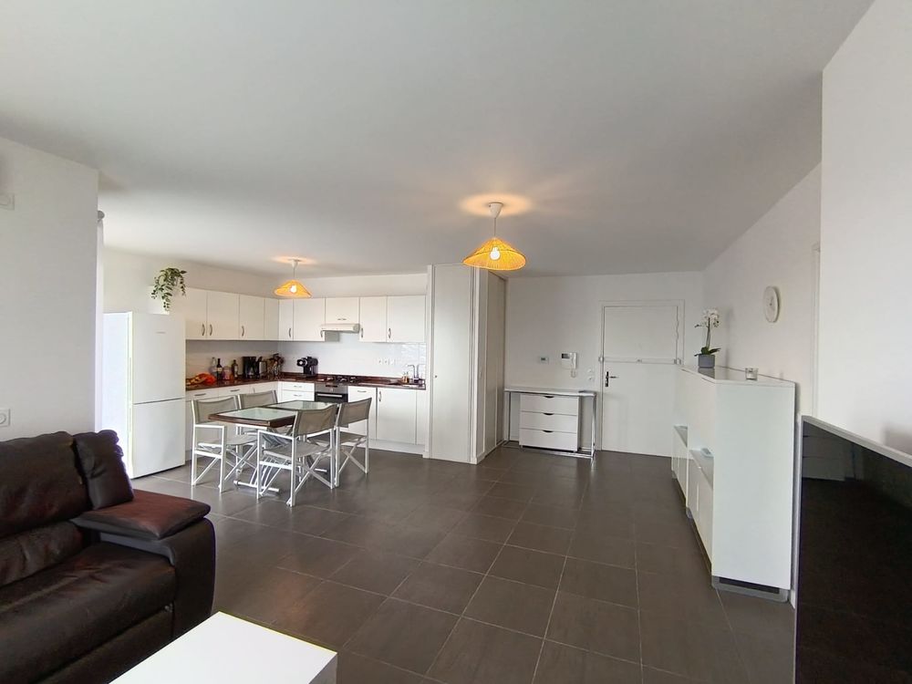 T4/ANGLET 5 Cantons/88 m²/double parking boxé/dernier étage.