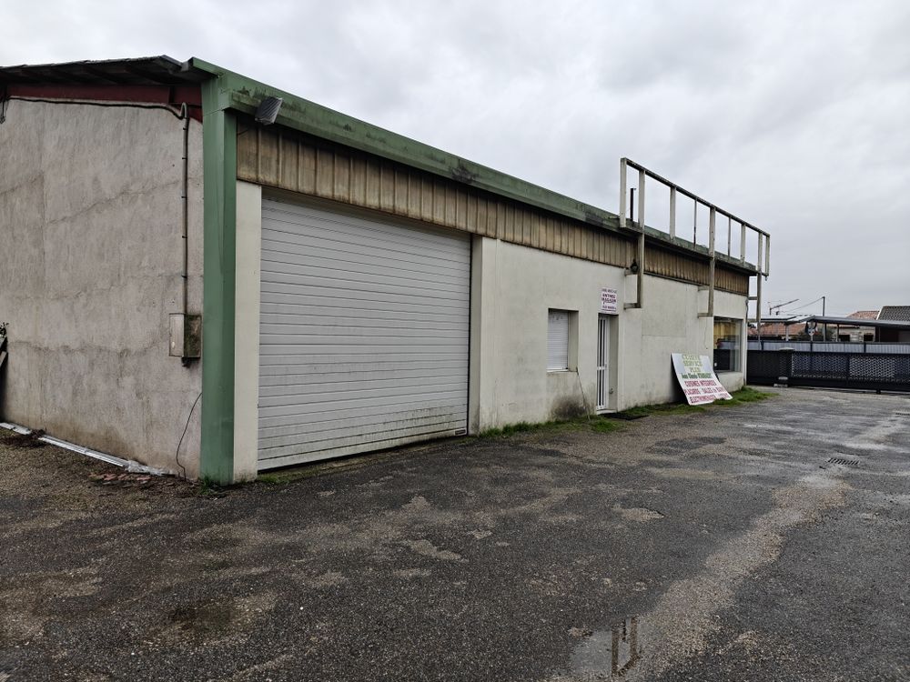 Local Commercial 170 m² proche commerces.