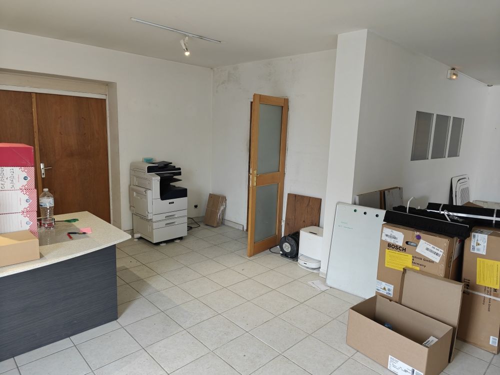 Local Commercial 170 m² proche commerces.